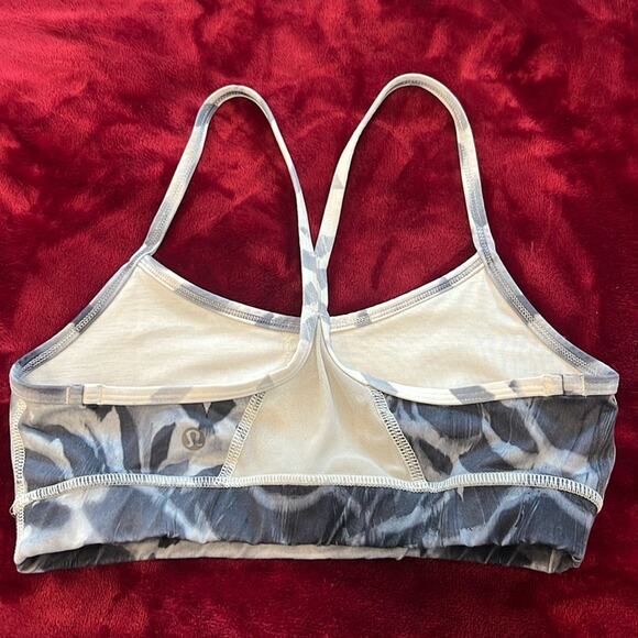 Lululemon Flow Y Nulu Bra Tie Dye Print Size 4 - Picture 3 of 10